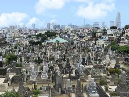 横浜市営久保山墓地