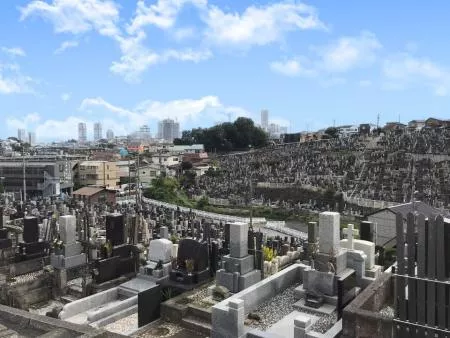 横浜市営三ツ沢墓地