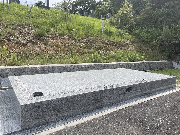 三木霊苑プレート墓