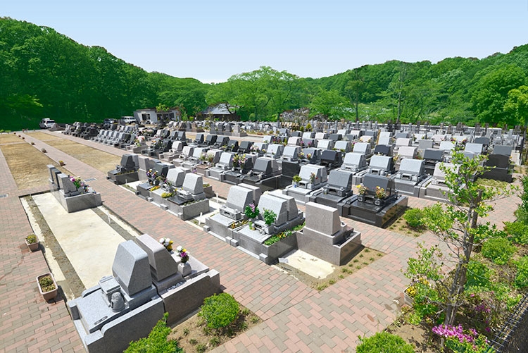 管理事務所近くの墓域