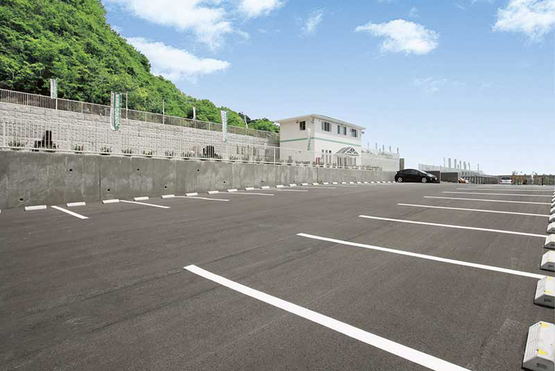 大型駐車場完備