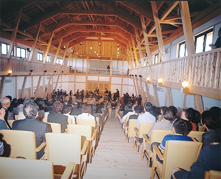 湯河原吉祥公園墓地　檜ホール