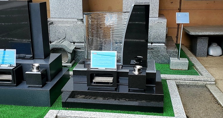 ガラスのお墓「エテルノルーチェ」